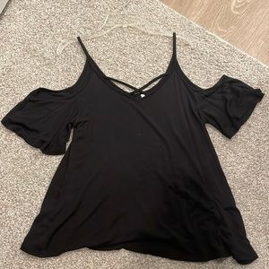 Open-shoulder tank top